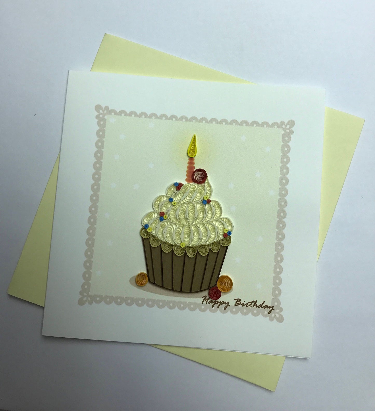 Hand Quilled Greeting Card Cupcake #QC10283